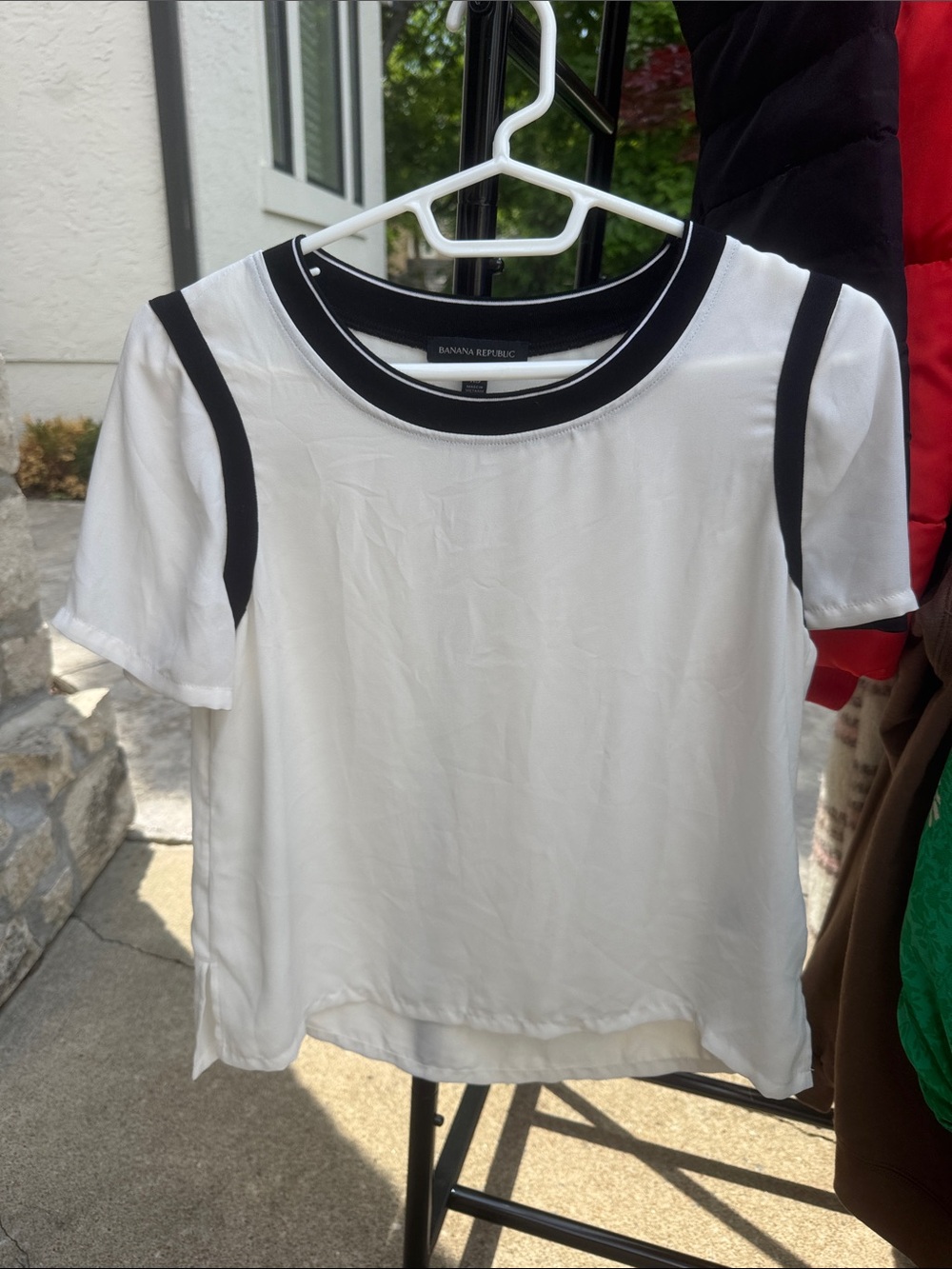 Banana Republic White Short Sleeve Tee with Black Trim